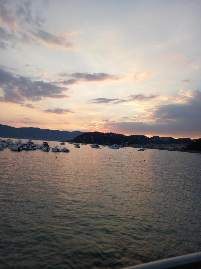 Sun Sea Relax Apartman Luni Kültér fotó